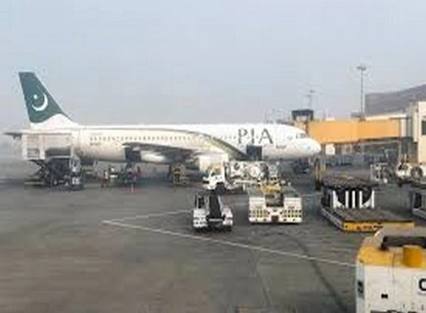 World News | Dubai Passengers Caught Smuggling Currency at Karachi Airport