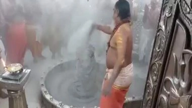 India News | MP: Special Bhasma Aarti Performed at Mahakaleshwar Temple in Ujjain on Hartalika Teej