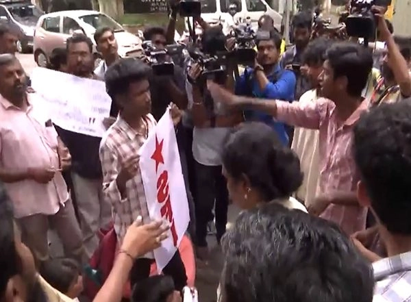 India News | Tamil Nadu: Principal of Ashok Nagar School Transffered Following Row over Spiritual Awakening Classes