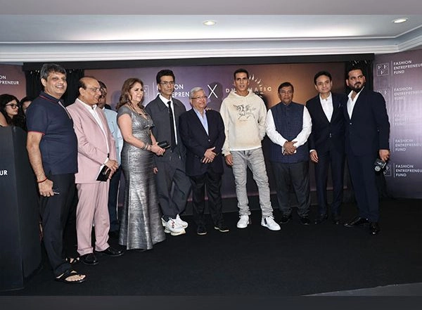 Business News | Bollywood Actor Akshay Kumar and Karan Johar Unveiled at the 3rd FEF Annual Gala