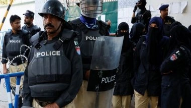 World News | Pak: Karachi Police Suspends 18 Cops over Social Media Usage