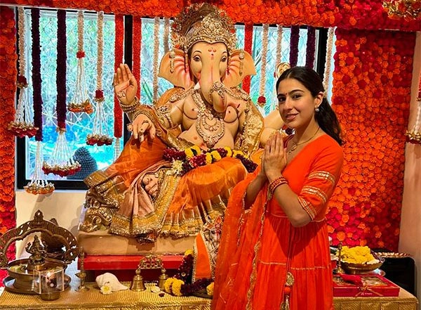 Entertainment News | Sara Ali Khan Celebrates Ganesh Chaturthi at Home, Prays for 'joy and Peace'