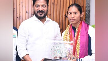 Sports News | Telangana CM Revanth Reddy Felicitates Paralympic Bronze Medalist Deepthi Jeevanji