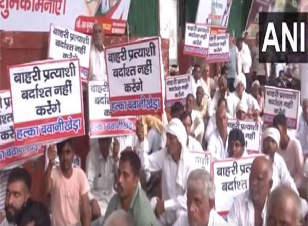 India News | Congress Workers Hold Protests Demanding Local Candidates for Upcoming Assembly Elections