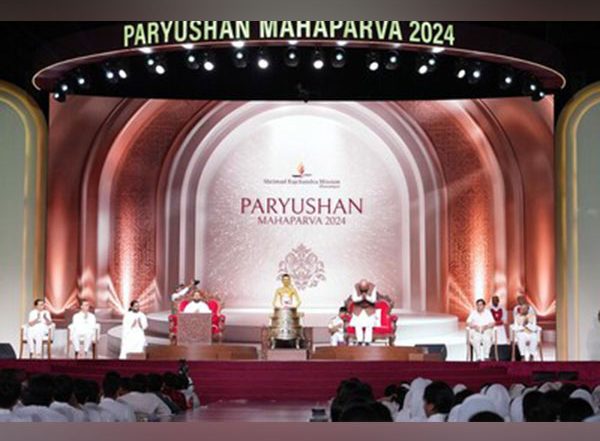 Business News | Governor of Maharashtra C.P. Radhakrishnan Joins Samvatsari Celebrations in Pious Presence of Pujya Gurudevshri Rakeshji
