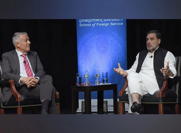 World News | 'I Don't Hate PM Modi, but Disagree with His Point of View': Rahul Gandhi in US
