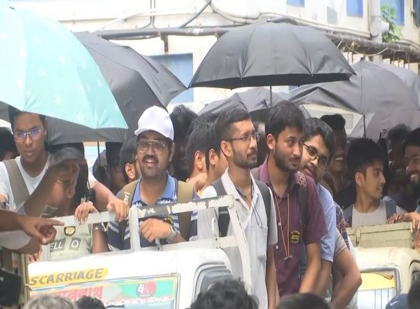 India News | RG Kar Medical College Doctors Continue Protest over Rape-murder Case