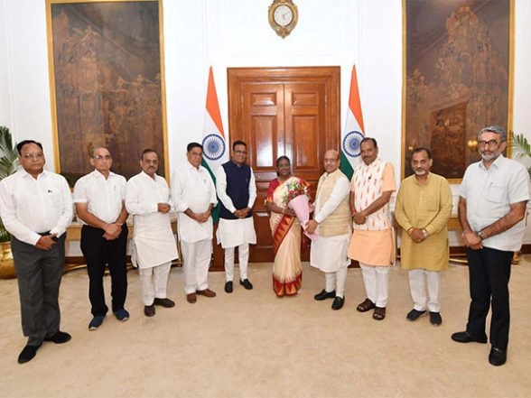 Letter Demanding Dismissal of AAP Government in Delhi Sent to President by BJP MLAs In