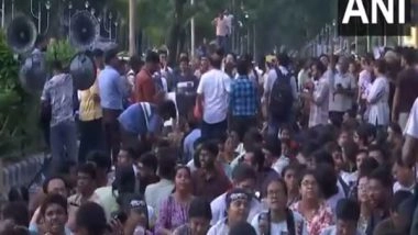 India News | Doctors Continue to Hold Protest in Kolkata Against RG Kar Rape-murder Case