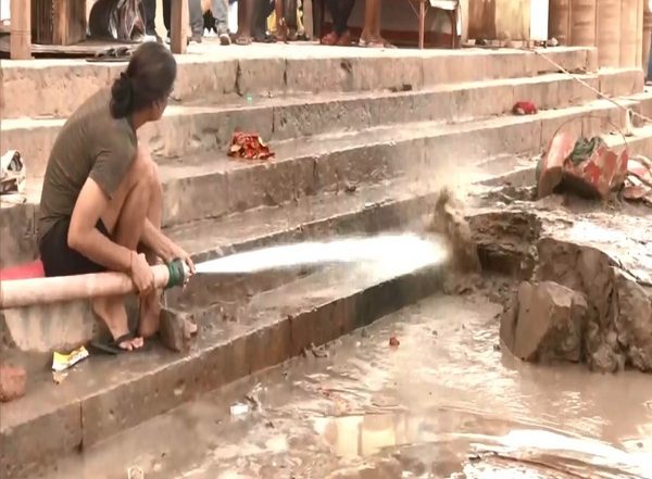 India News | Residents Join in the Cleanup of Varanasi's Ghats Ahead of Festivals as Ganga Water Recedes