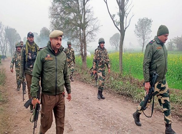 India News | BSF Personnel Injured in Cross Border Firing from Pakistan in J-K