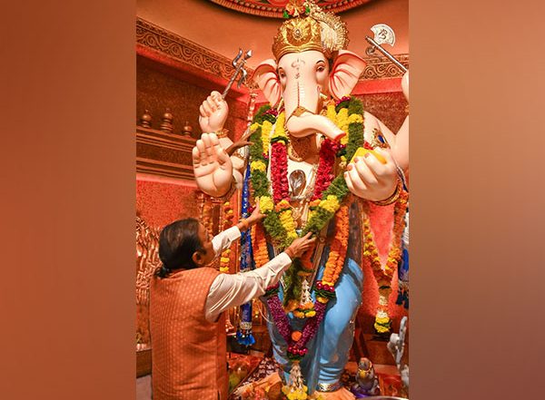 Business News | Dr. Dinesh Shahra Advocates for Tradition and Unity, Extends Support to Mumbai's Ganpati Celebrations