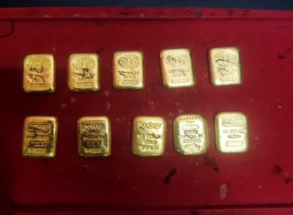 India News | West Bengal: BSF Arrested Smuggler with Gold Worth over Rs 83 Lakh
