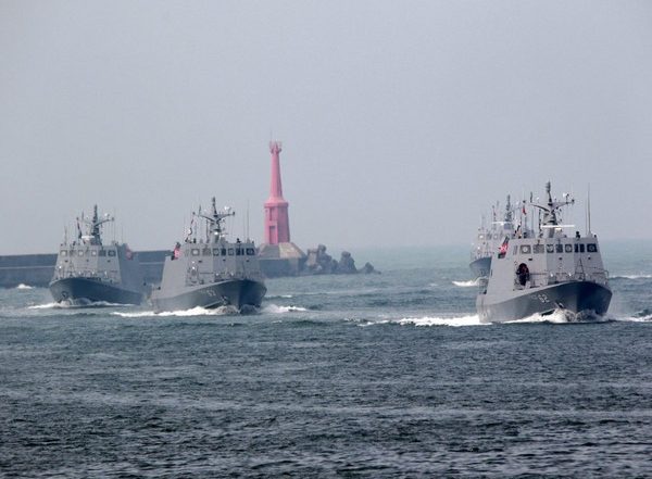 World News | Taiwan Detects 29 Chinese Aircraft, Eight Naval Vessels Near Its Territory