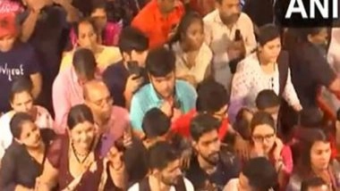 India News | Ganesh Chaturthi 2024: Devotees Queue Up in Large Numbers at Lalbaugcha Raja in Mumbai for Darshan