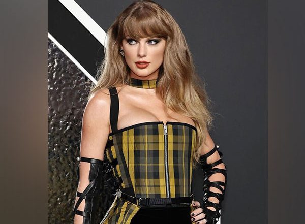 Entertainment News | MTV Video Music Awards: Taylor Swift Honours 9/11 Victims in Her Acceptance Speech