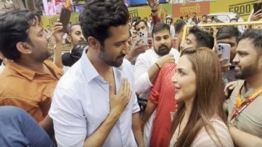 Entertainment News | Esha Deol, Vicky Kaushal Bump into Each Other at Lalbaugcha Raja, Engage in Conversation