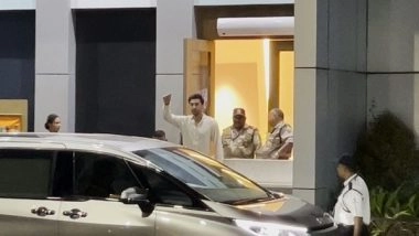 Entertainment News | Ranbir Kapoor Spotted at the Mumbai Airport