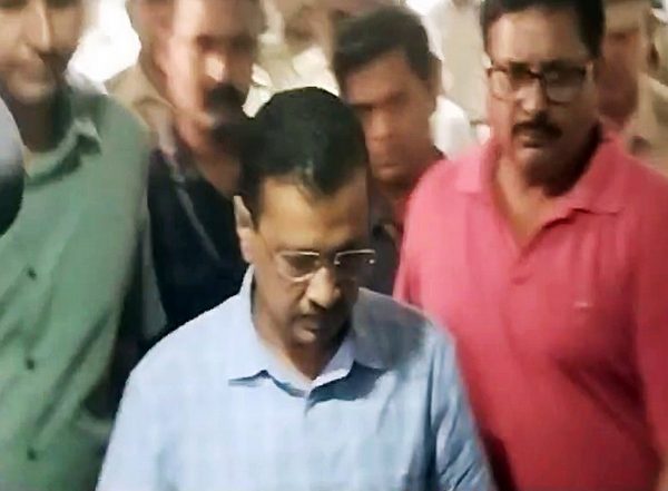 India News | Delhi Excise Policy Case: SC to Deliver Verdict Today on Kejriwal's Pleas Seeking Bail, Challenging Arrest
