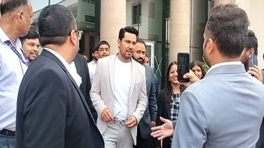 India News | Randeep Hooda Overwhelmed by Supreme Court Visit, Praises CJI Chandrachud for Making It Paperless, Live Streaming