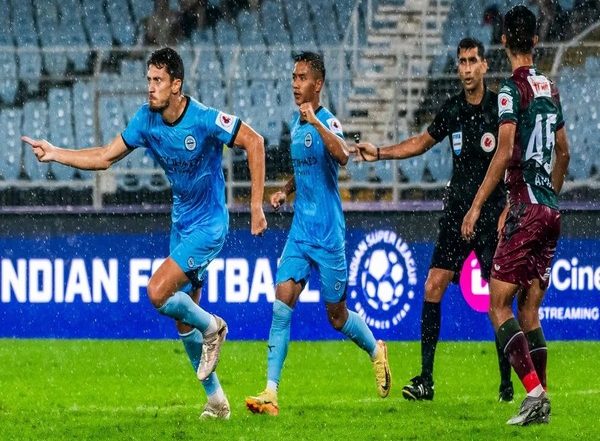 Sports News | ISL: Mumbai City FC Orchestrate Remarkable Comeback to Share Spoils with Mohun Bagan Super Giant
