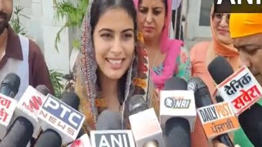 Sports News | Olympic Medallist Manu Bhaker Visits Golden Temple, Shares Inspiring Message for Youth
