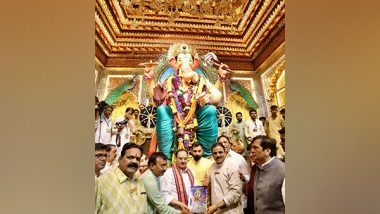 Entertainment News | JP Nadda Seeks Blessings at Lalbaugcha Raja