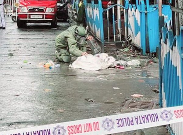 India News | WB: Ragpicker Injured After Blast in Central Kolkata; Probe Underway