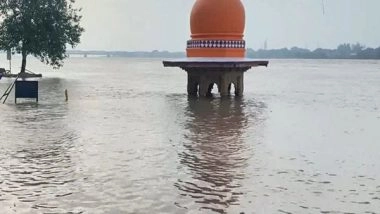 India News | Water in Yamuna and Ganga Rivers Decreases; Leaves Behind Dirt and Algae