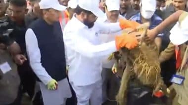 Maharashtra CM Eknath Shinde Begins Swacch Maharashtra Abhiyan at Girgaon Chowpatty in Mumbai, Minister Mangal Lodha Lauds Intitiative (See Pics)