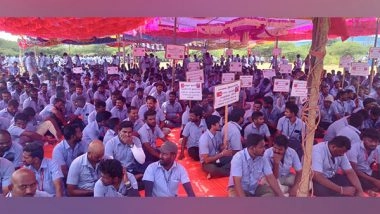 India News | Chennai: Workers Protest Against Samsung Enters 11th Day; Protestors Ask State Government to Fulfill Demands