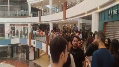 Tech News | Apple Starts Its IPhone 16 Series Sale in India, Long Queues Seen Outside Stores