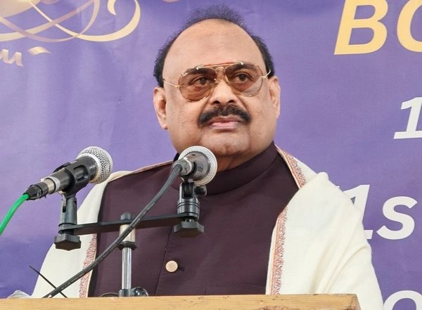 World News | Parliament Holds No Significance in Pakistan, Military is Sole Authority: MQM Leader Altaf Hussain