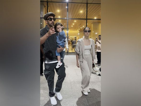 Entertainment News | Alia Bhatt Back from Paris Fashion Week, Spotted at Airport with Ranbir, Raha | LatestLY