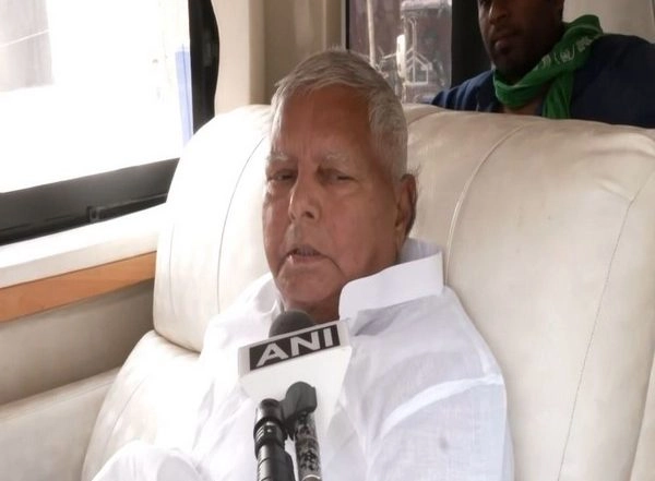 India News | Lalu Yadav Along with Family Member Obtained Illegal Gratification in Form of Land Parcels in Exchange Jobs in Railway: ED