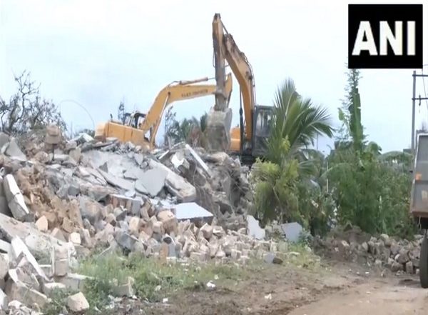 India News | Gujarat: Nine Illegal Religious Structures Demolished in Gir Somnath