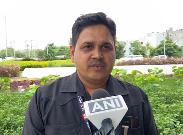 India News | MP CM to Reward Cop Who Save BJP MLA's Life by Giving Him CPR While He Suffered a Heart Attack