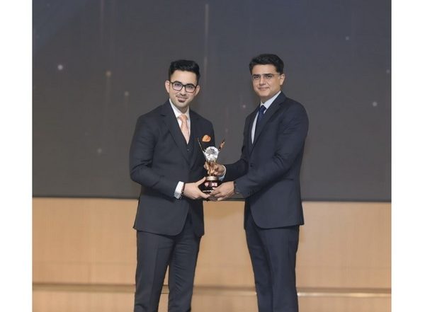 Business News | Young Legal Prodigy Vishal Tinani Receives UAE Icon Award from Sachin Pilot