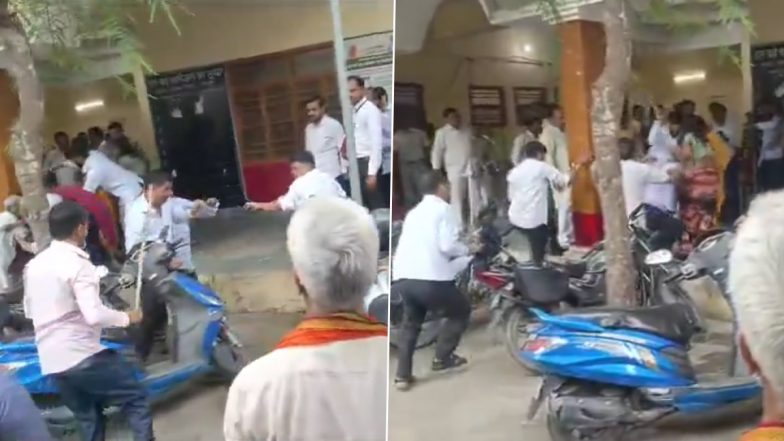 Bareilly: Lawyers Allegedly Beat Each Other With Sticks in Uttar Pradesh After Client Abuses Other Lawyer, Video of Brawl Goes Viral