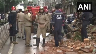 Delhi Building Collapse: 1 Dead, 2 Injured As Portion of Building Collapses in Nabi Karim Area (Watch Video)