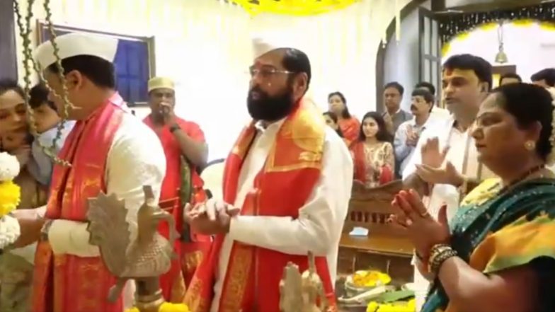 Ganesh Chaturthi 2024: Maharashtra CM Eknath Shinde Offers Prayers to Lord Ganesh As He Welcomes Bappa at Varsha in Mumbai (Watch Video)