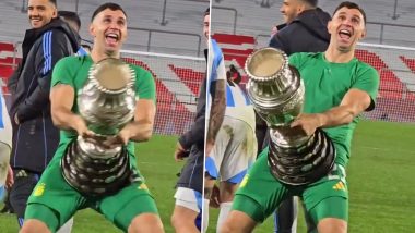 Emiliano Martinez Recreates His Viral Celebration With Copa America 2024 Trophy After Argentina’s 3–0 Win Over Chile in FIFA World Cup 2026 CONMEBOL Qualifiers (Watch Video)