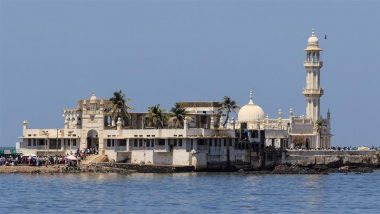 Haji Ali Dargah Bomb Threat: Caller Claims Bomb on Dargah Premises in Mumbai, Tells Cops Dargah Should Be Demolished; Probe Launched