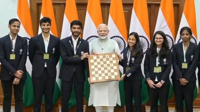 Prime Minister Narendra Modi Meets India's Double Gold Medal Winners at Chess Olympiad 2024 (Watch Video)