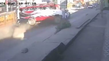 Jammu Bus Accident Video: 1 Killed, 8 Others Injured After Mini Bus Collides With Electric Pole and Overturns in Kunjwani Chowk; Terrifying Clip Surfaces