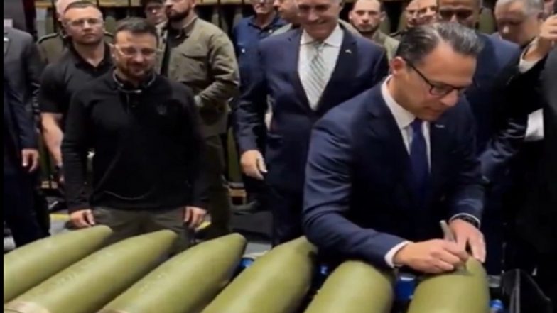 US: Pennsylvania Governor Josh Shapiro Signs Artillery Shell As Ukrainian President Volodymyr Zelensky Smiles in the Background, Video Goes Viral