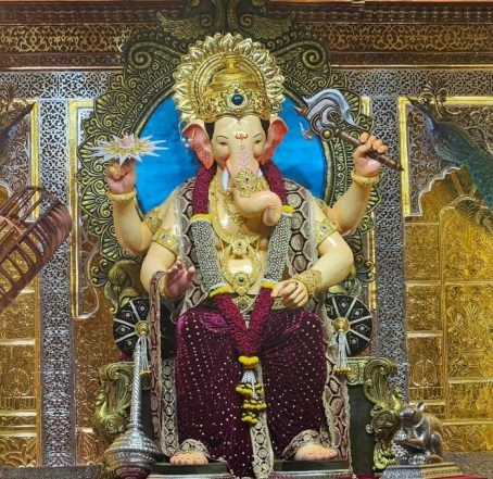 First Look of Mumbai’s Lalbaugcha Raja Unveiled Ahead of Ganesh Chaturthi