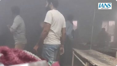 Madhya Pradesh Fire: Blaze Erupts in ICU Ward of Government Jaya Arogya Hospital’s Trauma Center in Gwalior Due to Short Circuit in AC (Watch Videos)