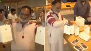 iPhone Craze! Mumbai Man Buys 5 iPhones for His Wife and Kids at Apple Store in BKC, Watch Viral Video