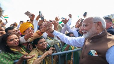 PM Modi in US: Prime Minister Narendra Modi Receives Grand Welcome From Indian Community on Arrival in Philadelphia (See Pics and Video)